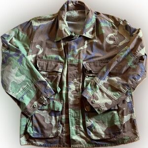 Vtg Woodland Military Camouflaged Jacket